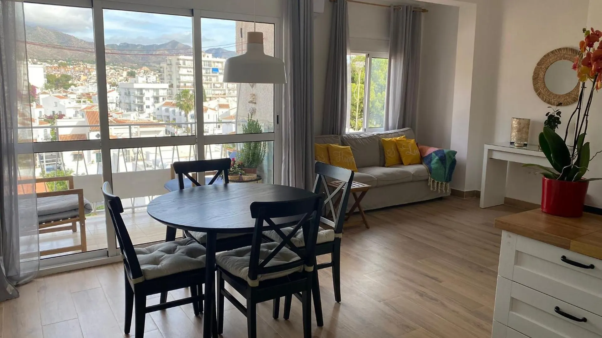 Las Flores Apartment Nerja
